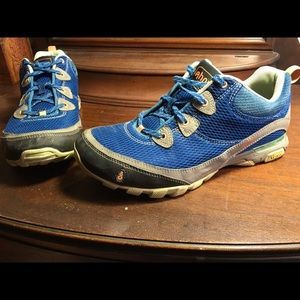 Ahnu Sugarpine Air Mesh Low Hiking shoes boots women’s size 9